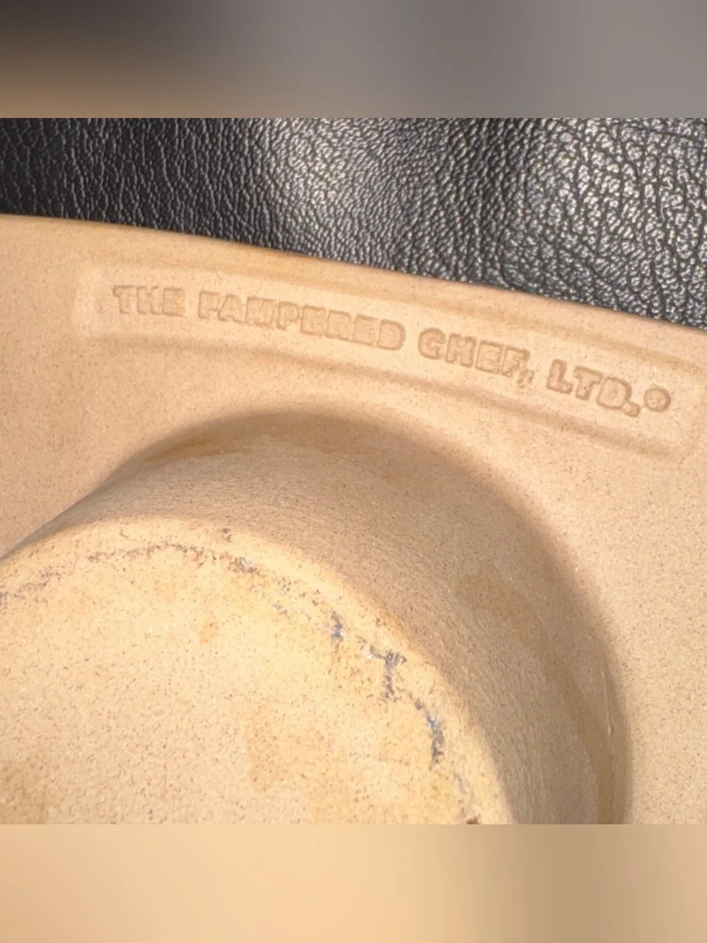 The Pampered Chef Family Heritage Stoneware 12 Cupcake Muffin Pan Baking Stone